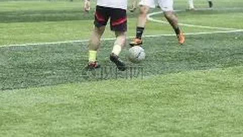 法国0-2不敌克罗地亚，莫德里奇激情怒吼，姆巴佩尴尬笑容映照赛场